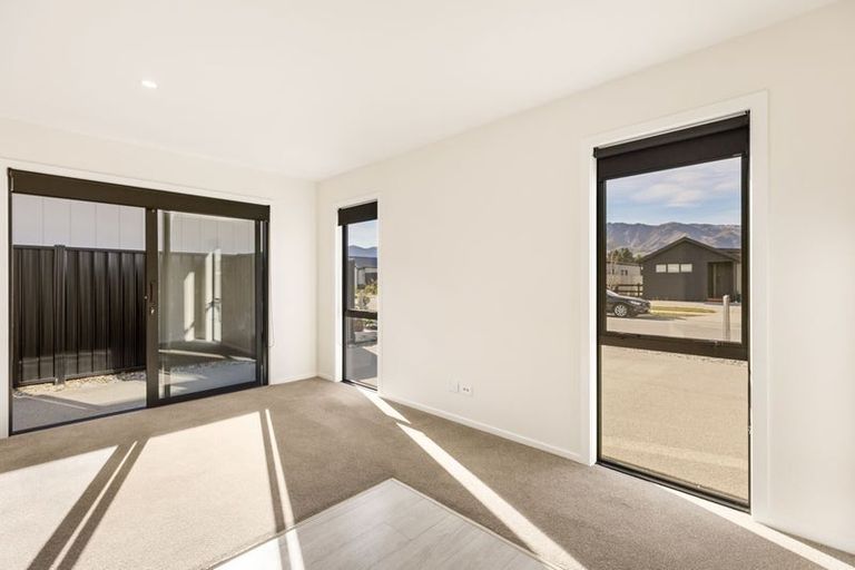 Photo of property in 10 Waddell Street, Lake Hawea, 9382