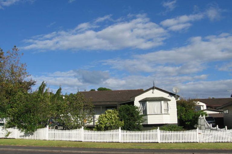 Photo of property in 8 Devonshire Road, Unsworth Heights, Auckland, 0632