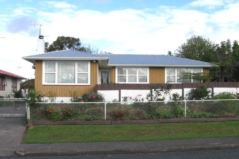 Photo of property in 61 Glen Marine Parade, Glendene, Auckland, 0602