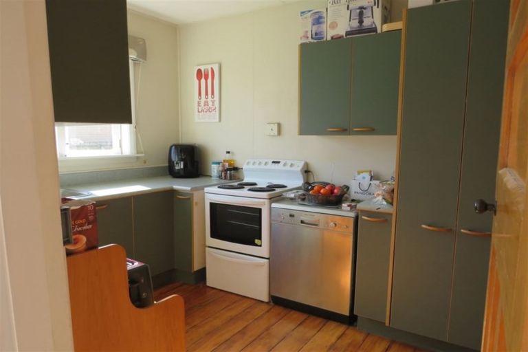 Photo of property in 23 Queenwood Road, Levin, 5510