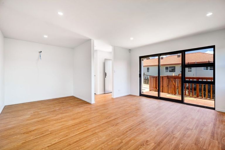 Photo of property in 74b Awaroa Road, Sunnyvale, Auckland, 0612