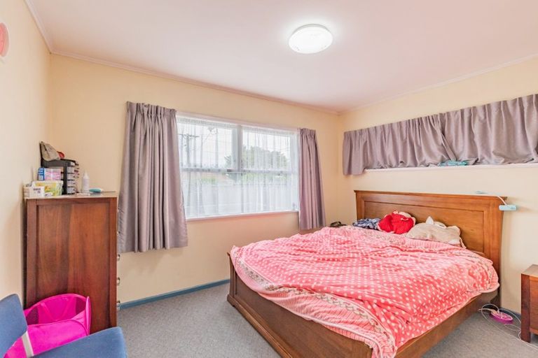 Photo of property in 1/88 Tirimoana Road, Te Atatu South, Auckland, 0602