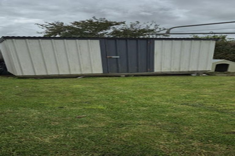 Photo of property in 3 Owens Road, Waiuku, 2123