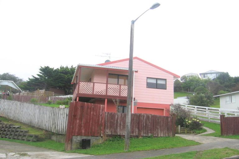 Photo of property in 5 Sombrero View, Ascot Park, Porirua, 5024