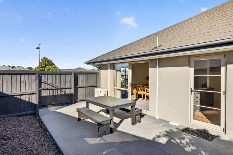 Photo of property in 43 Puhara Avenue, Parklands, Christchurch, 8083