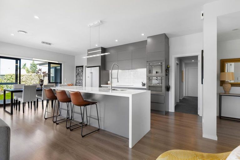 Photo of property in 11 Marbleleaf Lane, Albert Town, Wanaka, 9305