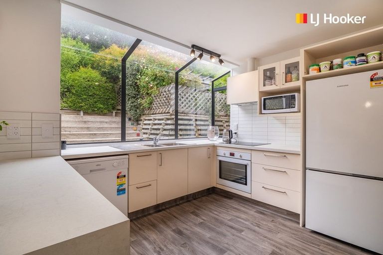 Photo of property in 72 Hocken Street, Kenmure, Dunedin, 9011