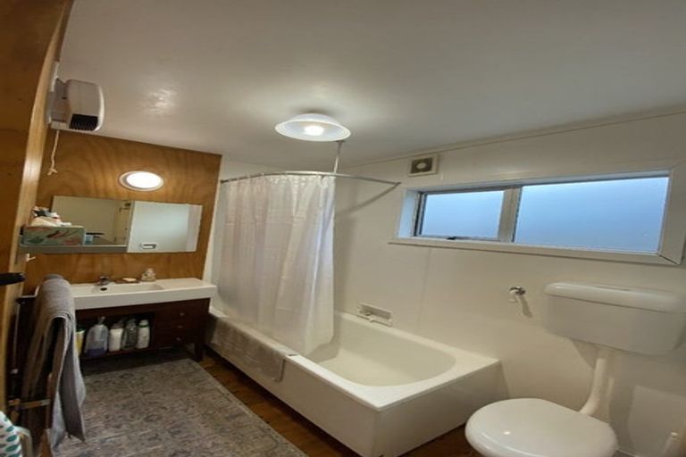 Photo of property in 65 Gordon Road, Plimmerton, Porirua, 5026