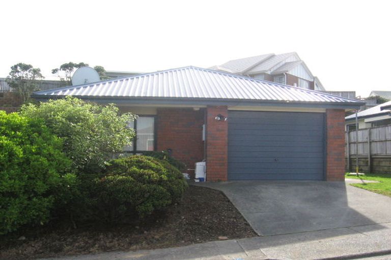 Photo of property in 5b Peter Button Place, Johnsonville, Wellington, 6037