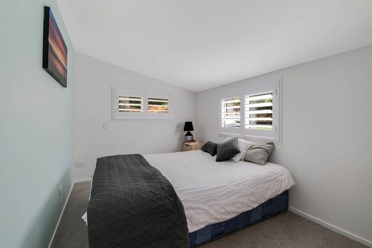 Photo of property in 6 Lancelot Road, Orewa, 0931