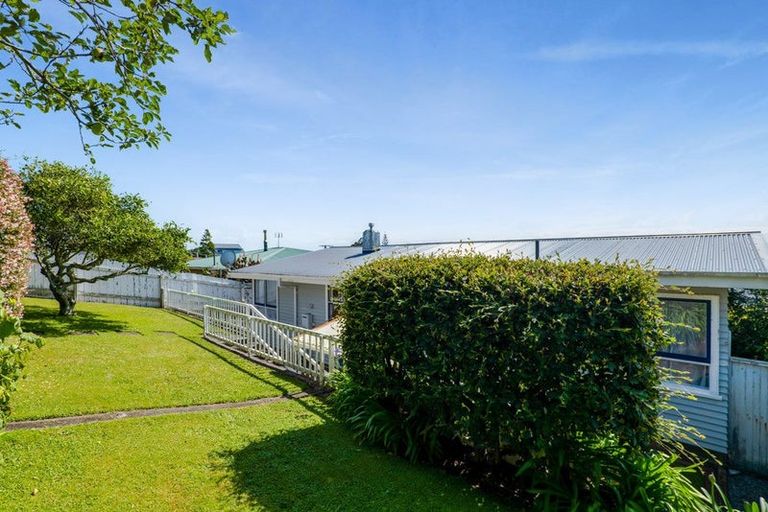 Photo of property in 8 Kitchener Terrace, Moturoa, New Plymouth, 4310