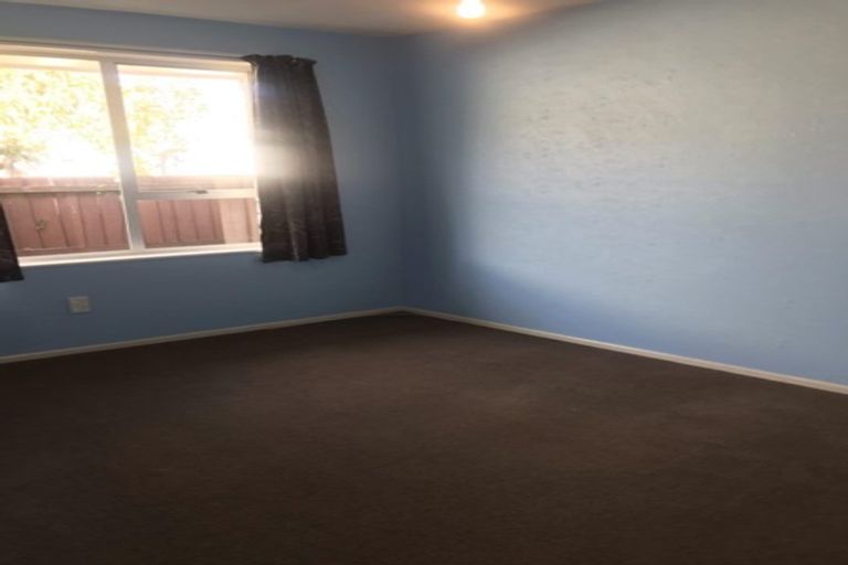 Photo of property in 2/12 Glen Place, Parklands, Christchurch, 8083