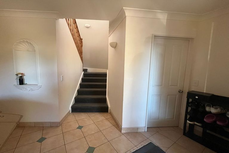 Photo of property in 2/10 Nadine Place, Mangere Bridge, Auckland, 2022
