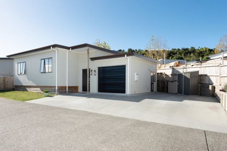 Photo of property in 9 Rochfort Crescent, Pyes Pa, Tauranga, 3112