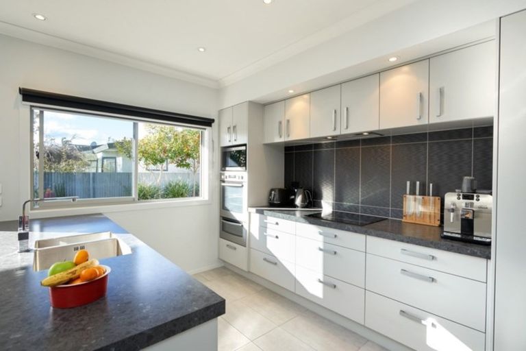 Photo of property in 28a King Street, Taradale, Napier, 4112