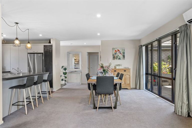 Photo of property in 10 Devlin Avenue, Rangiora, 7400