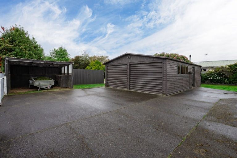 Photo of property in 18 Kilmarnock Street, Wallacetown, 9816