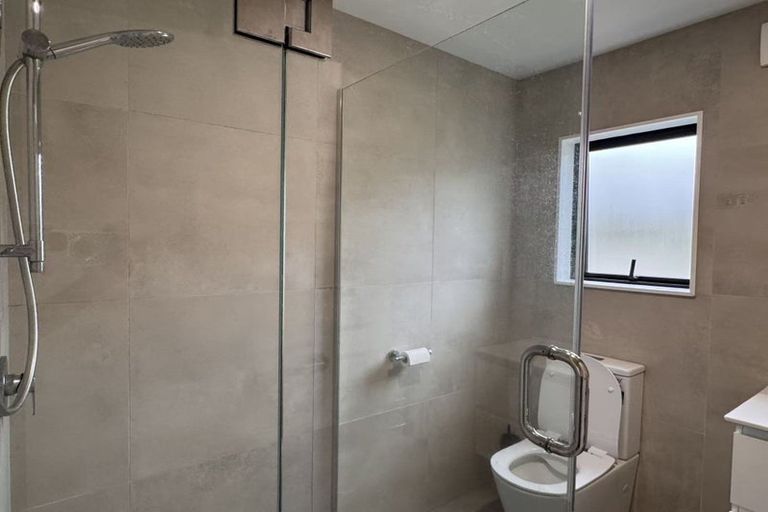 Photo of property in 45c Greenvalley Rise, Glenfield, Auckland, 0629