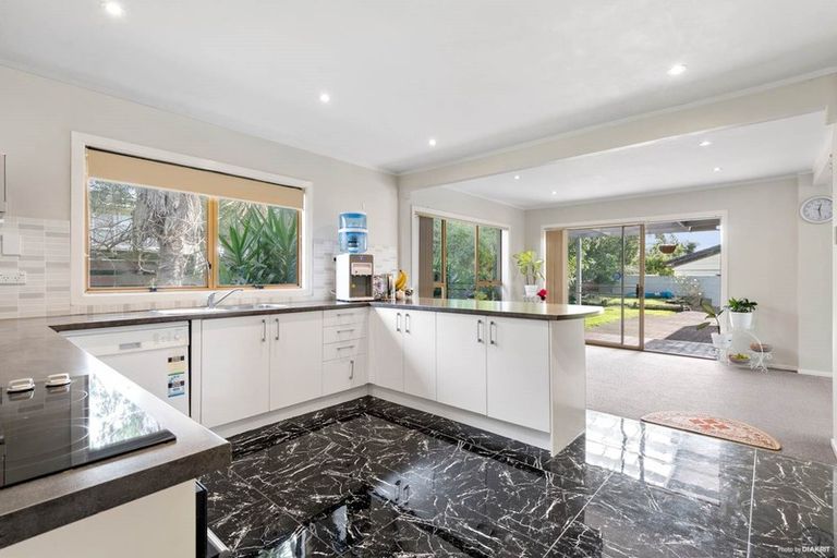 Photo of property in 63 Ray Small Drive, Pahurehure, Papakura, 2113