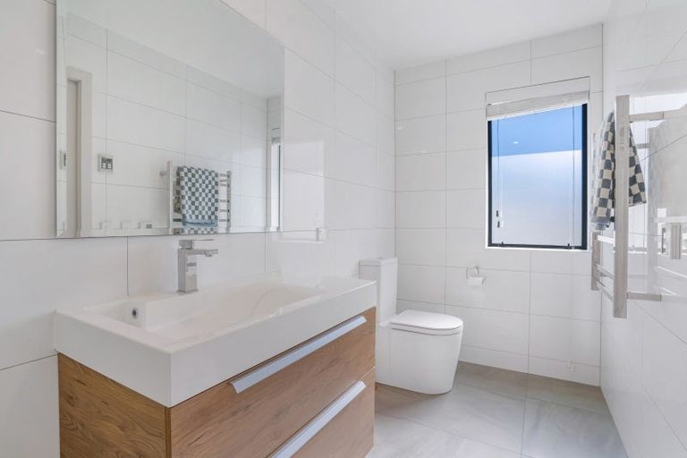 Photo of property in 214 Park Street, Winton, 9720