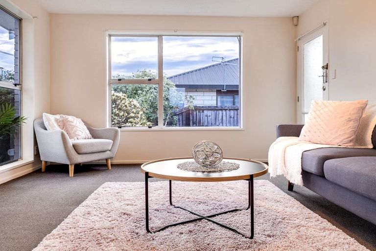 Photo of property in 1/125 Prestons Road, Redwood, Christchurch, 8051