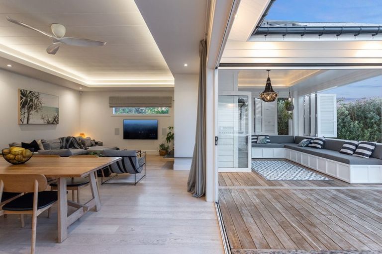 Photo of property in 43 Kent Terrace, Riverhead, 0820