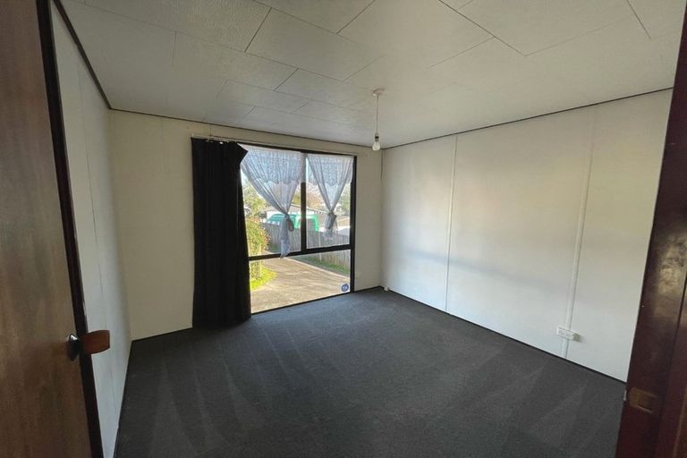Photo of property in 2/27 Nearco Street, Randwick Park, Auckland, 2105