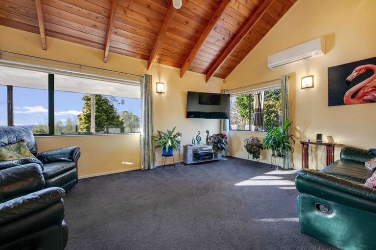 Photo of property in 11 North Way, Titirangi, Auckland, 0604