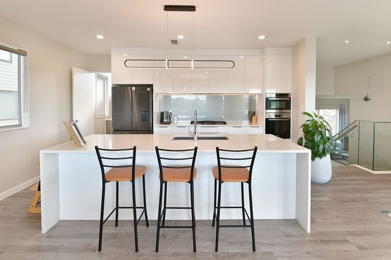 Photo of property in 114 Ormonde Drive, Silverdale, 0932