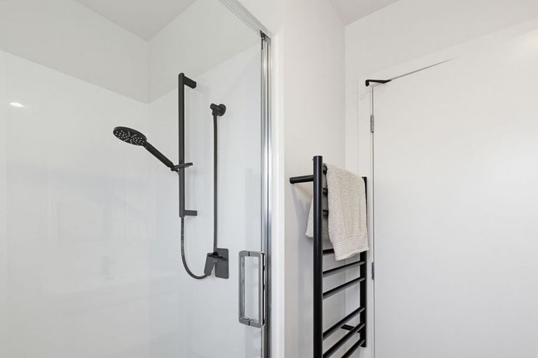 Photo of property in 2/15 Tilden Avenue, Hillcrest, Auckland, 0627