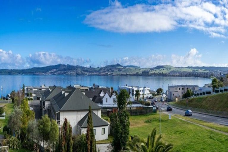 Photo of property in 15 Napier Road, Hilltop, Taupo, 3330