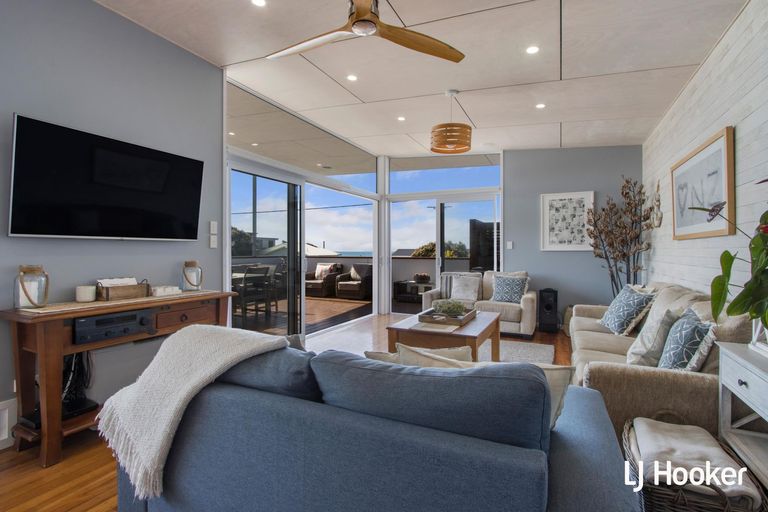 Photo of property in 16a Shaw Road, Waihi Beach, 3611