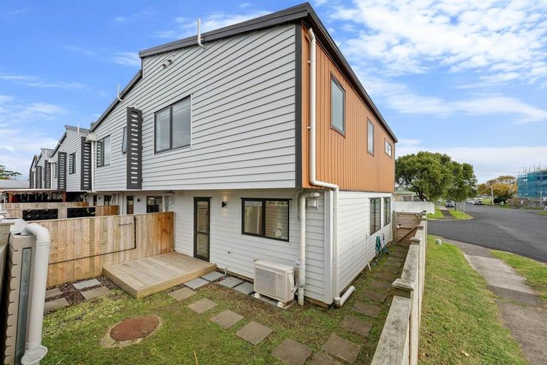 Photo of property in 1/2 Dolphin Street, Pakuranga, Auckland, 2010