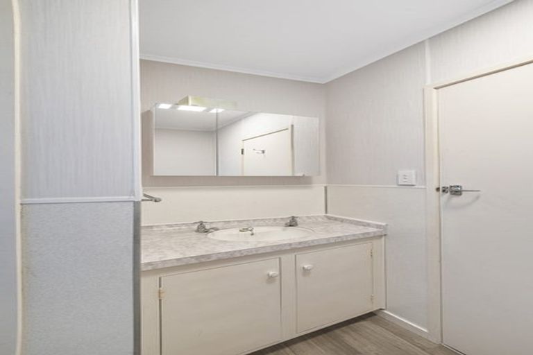 Photo of property in 3a Clare Street, Cambridge, 3434