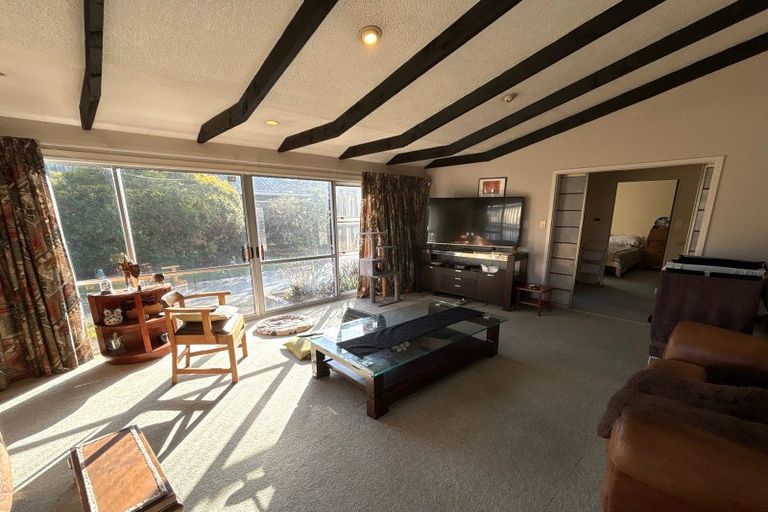 Photo of property in 11 Witbrock Crescent, Burnside, Christchurch, 8053