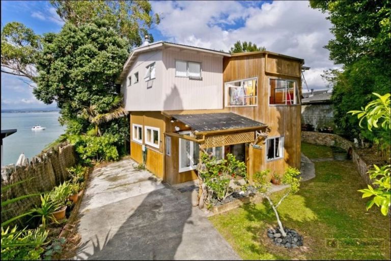 Photo of property in 124 Aeroview Drive, Beach Haven, Auckland, 0626