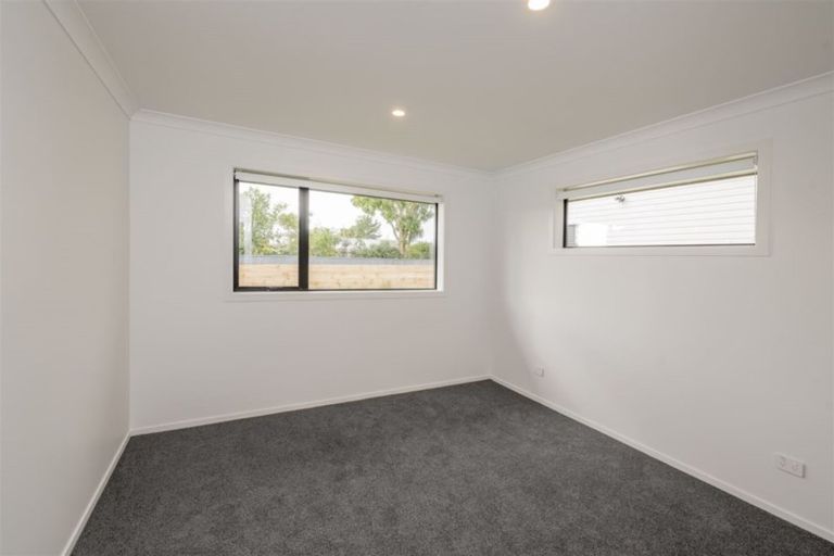 Photo of property in 42 Featherston Street, Levin, 5510
