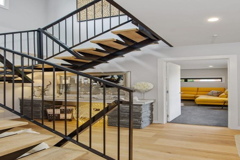 Photo of property in 10 Evesham Crescent, Spreydon, Christchurch, 8024