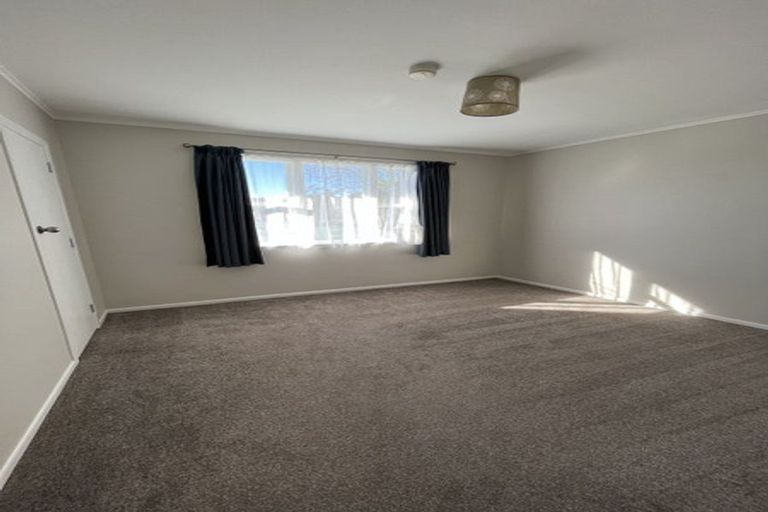 Photo of property in 18 Aronui Terrace, Kelston, Auckland, 0602