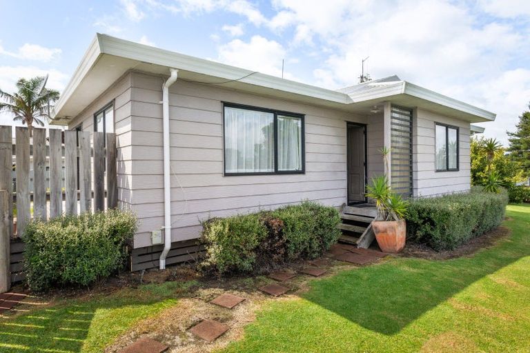 Photo of property in 10 Katterns Street, Katikati, 3129