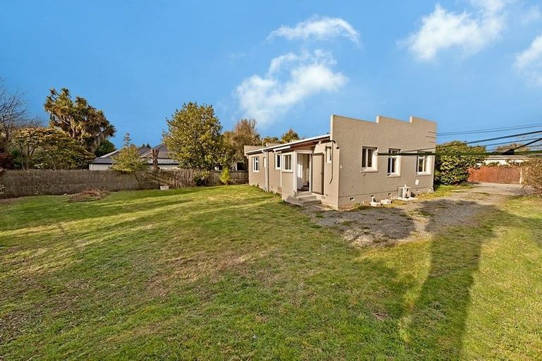 Photo of property in 10 Mcfaddens Road, St Albans, Christchurch, 8052