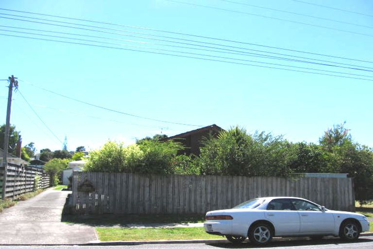 Photo of property in 1/150 Nile Road, Milford, Auckland, 0620