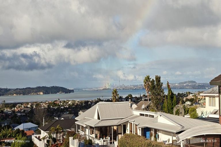 Photo of property in 26 Luckens Road, West Harbour, Auckland, 0618