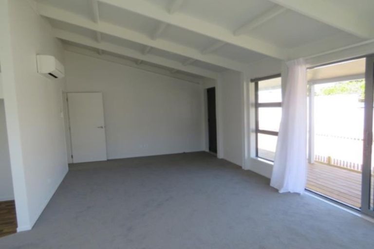 Photo of property in 6b Walsh Road, Westown, New Plymouth, 4310