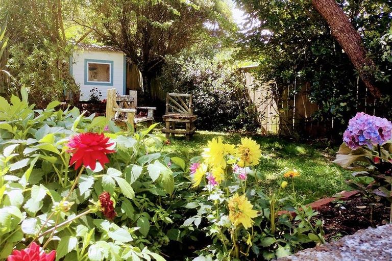 Photo of property in 12 Danube Street, Island Bay, Wellington, 6023