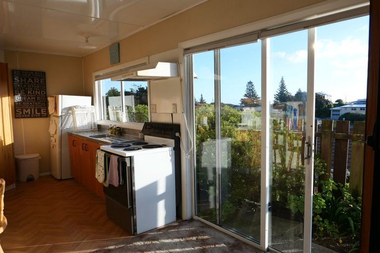 Photo of property in 4 Victor Road, Raumati Beach, Paraparaumu, 5032