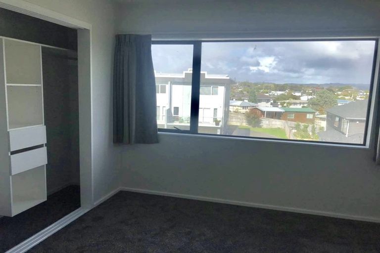 Photo of property in 30 Meritage Lane, Te Atatu South, Auckland, 0610