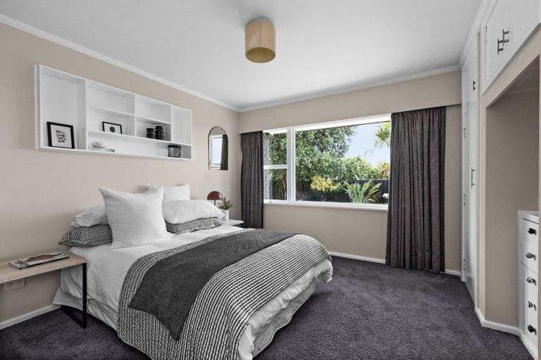 Photo of property in 16a Howard Road, Taradale, Napier, 4112
