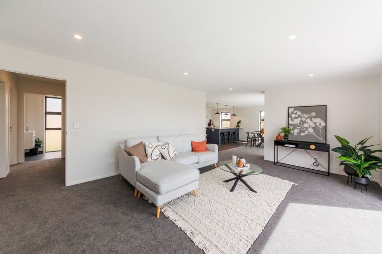 Photo of property in 9 Pahiki Crescent, Levin, 5510