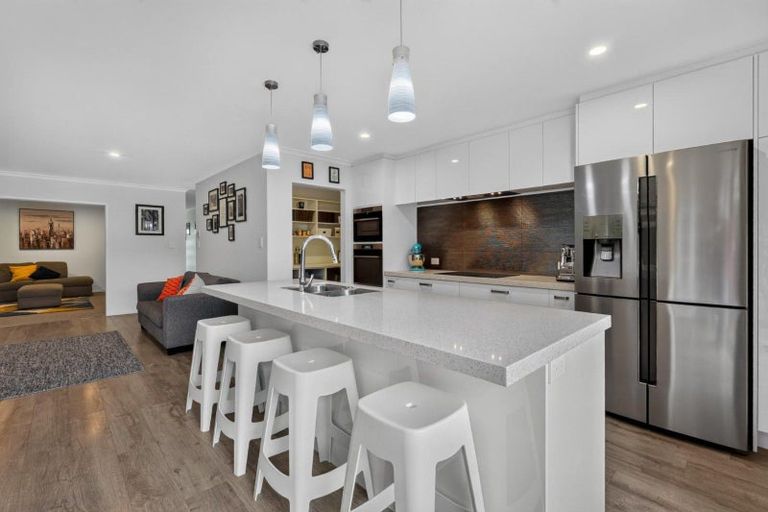 Photo of property in 40 Boocock Crescent, Orewa, 0931